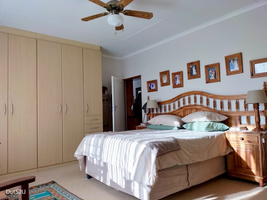 4 Bedroom Property for Sale in Fraaiuitsig Western Cape